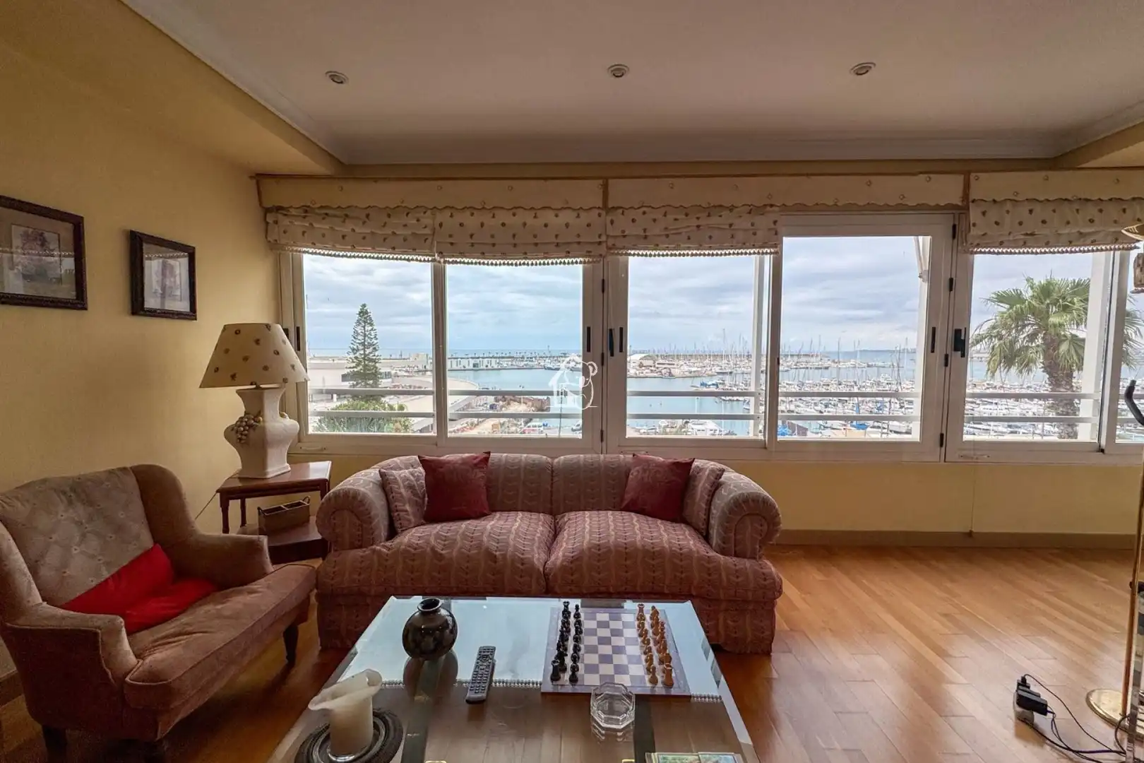 Sala de estar de Apartamento de alquiler en Torrevieja con Aire acondicionado, Amueblado y Horno