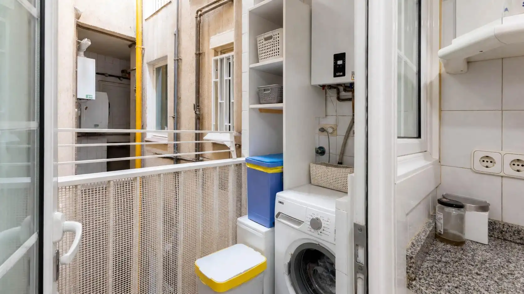 Terrasse von Wohnung zum Verkauf in Barcelona mit Klimaanlage, Heizung und Privatgarten