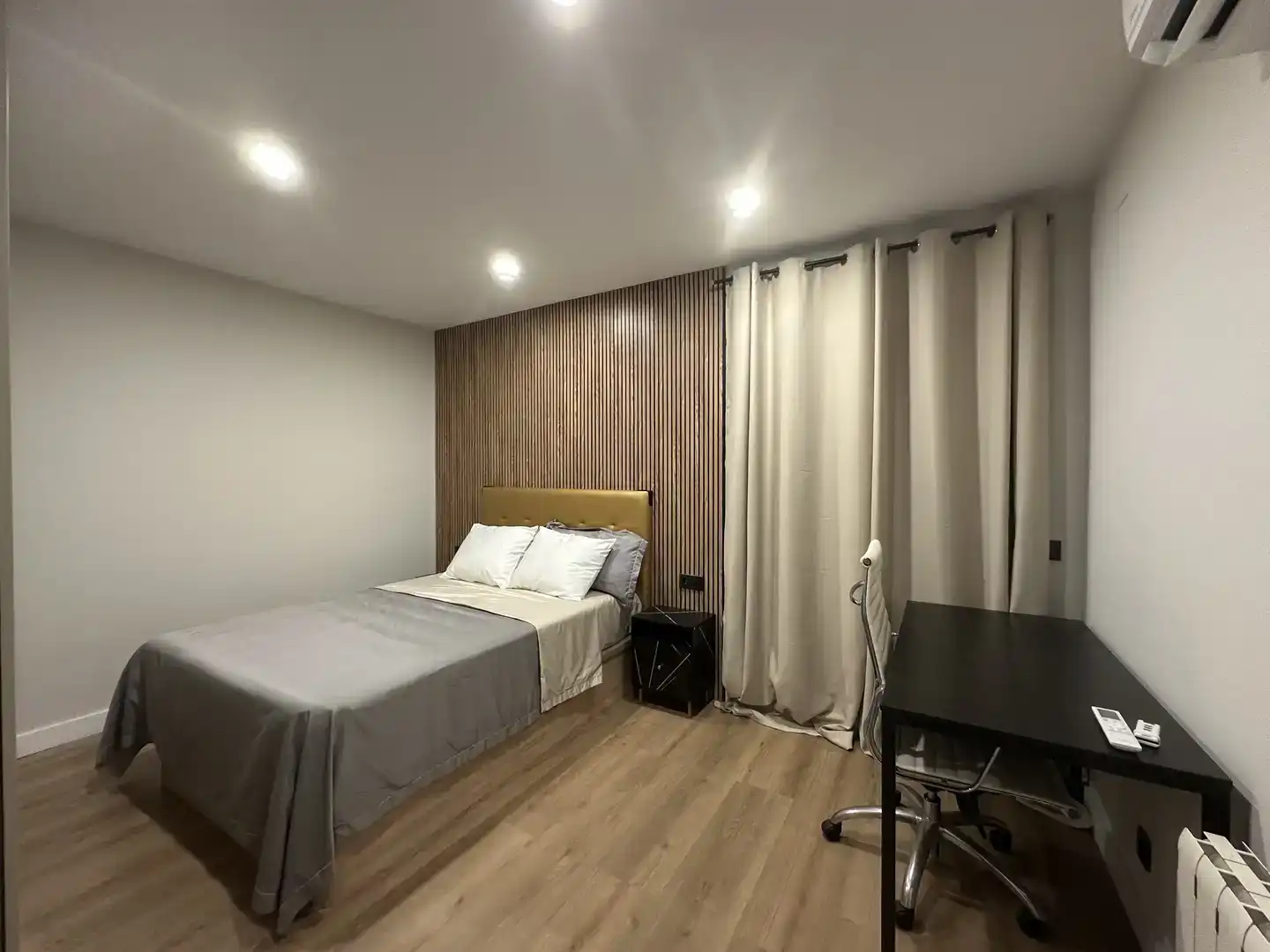 Bedroom of Houses for rent in Teià  with Air Conditioner, Private garden and Parquet flooring