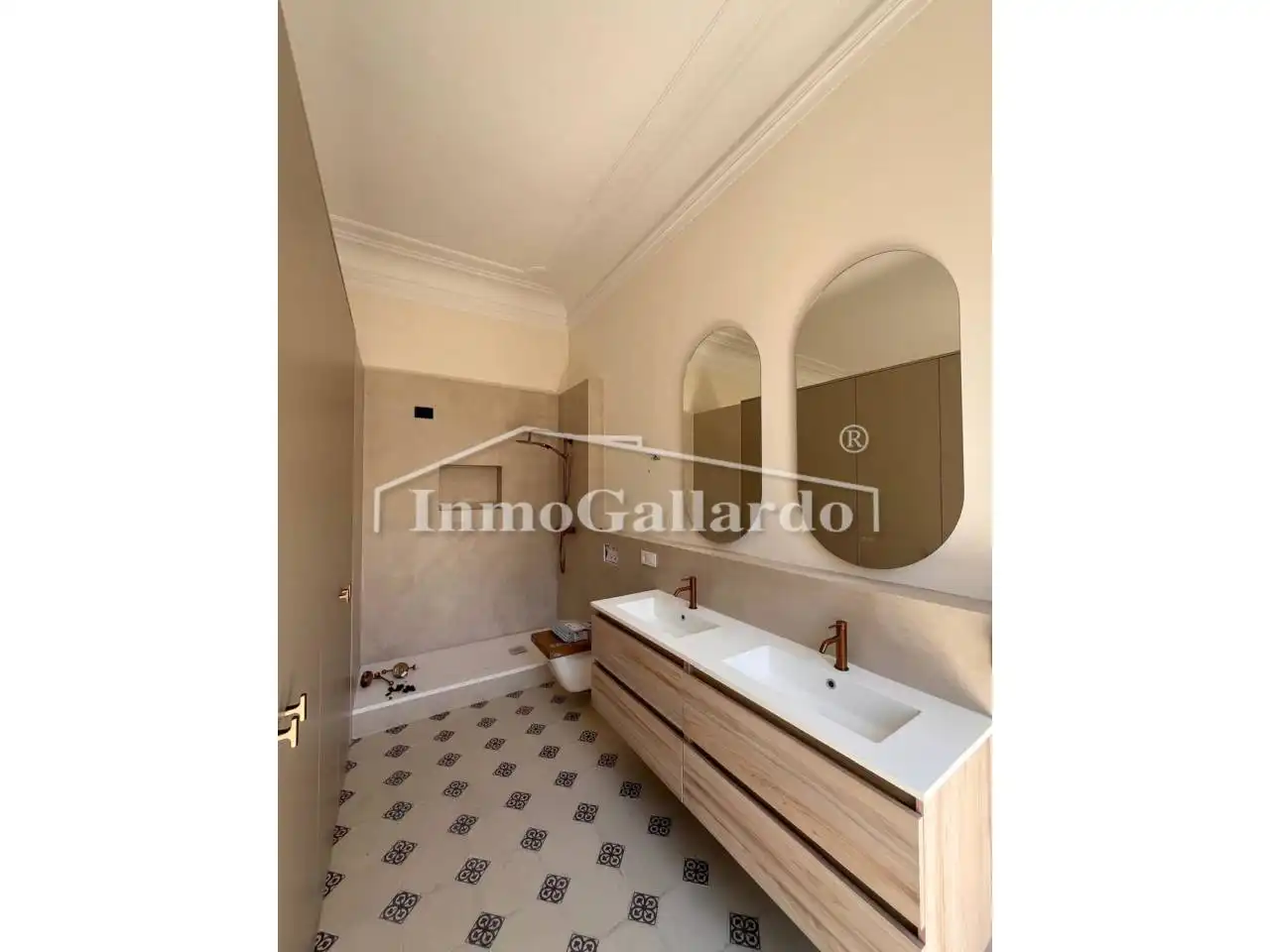 Bathroom of Flat for sale in Málaga  with Furnished and Alarm