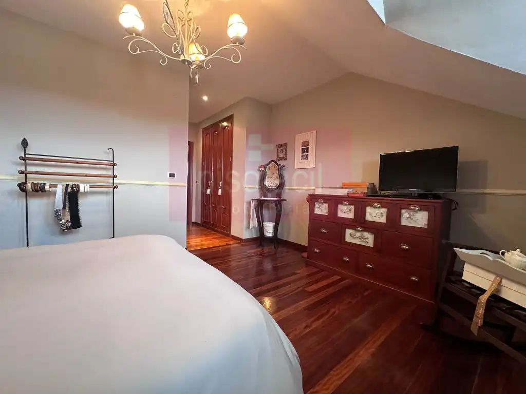 Habitación de Dúplex en venta en Lugo