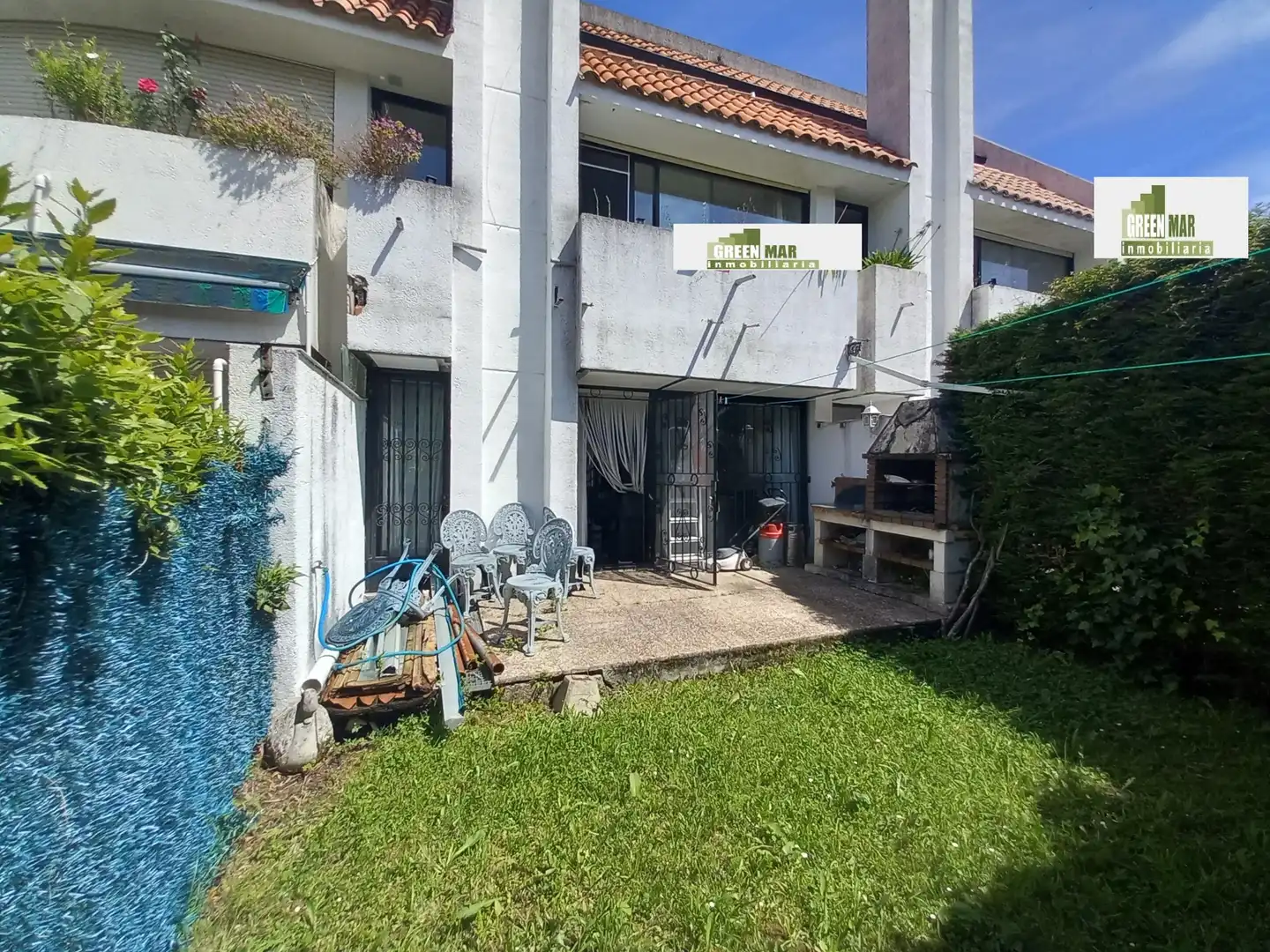 Vista exterior de Casa adosada en venda en Ribamontán al Mar amb Calefacció, Jardí privat i Parquet