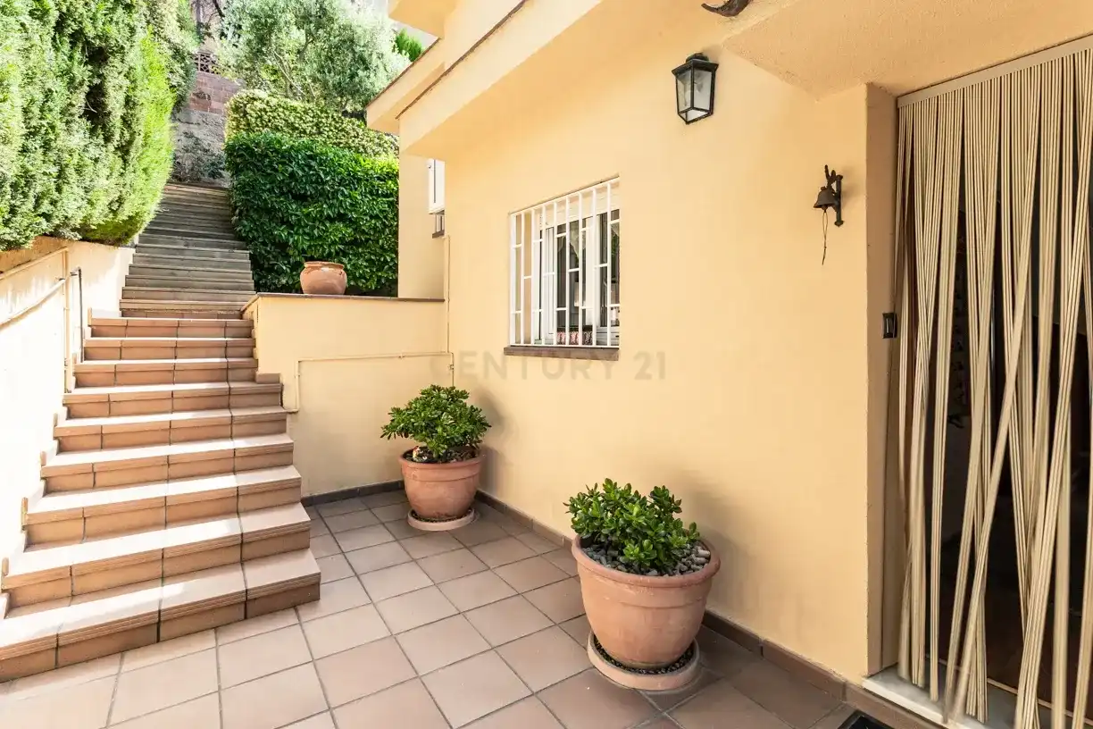 Houses for sale in Carrer Dos de Maig, Sant Just Desvern, Spain, -1, La Miranda - Can Candeler