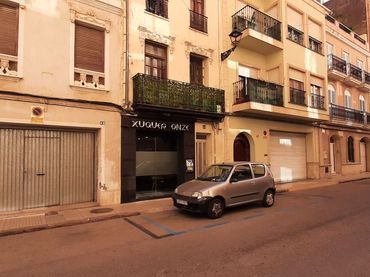 Casa en venta en Carrer Xúquer 46