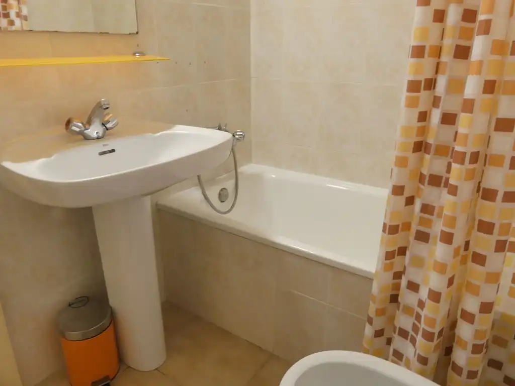 Estudi de lloguer a Calle Capuchinas, 8, Centro - Sagrario