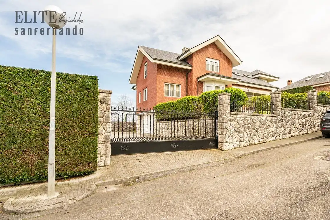 Vista exterior de Casa o chalet en venta en Piélagos con Calefacción, Jardín privado y Trastero