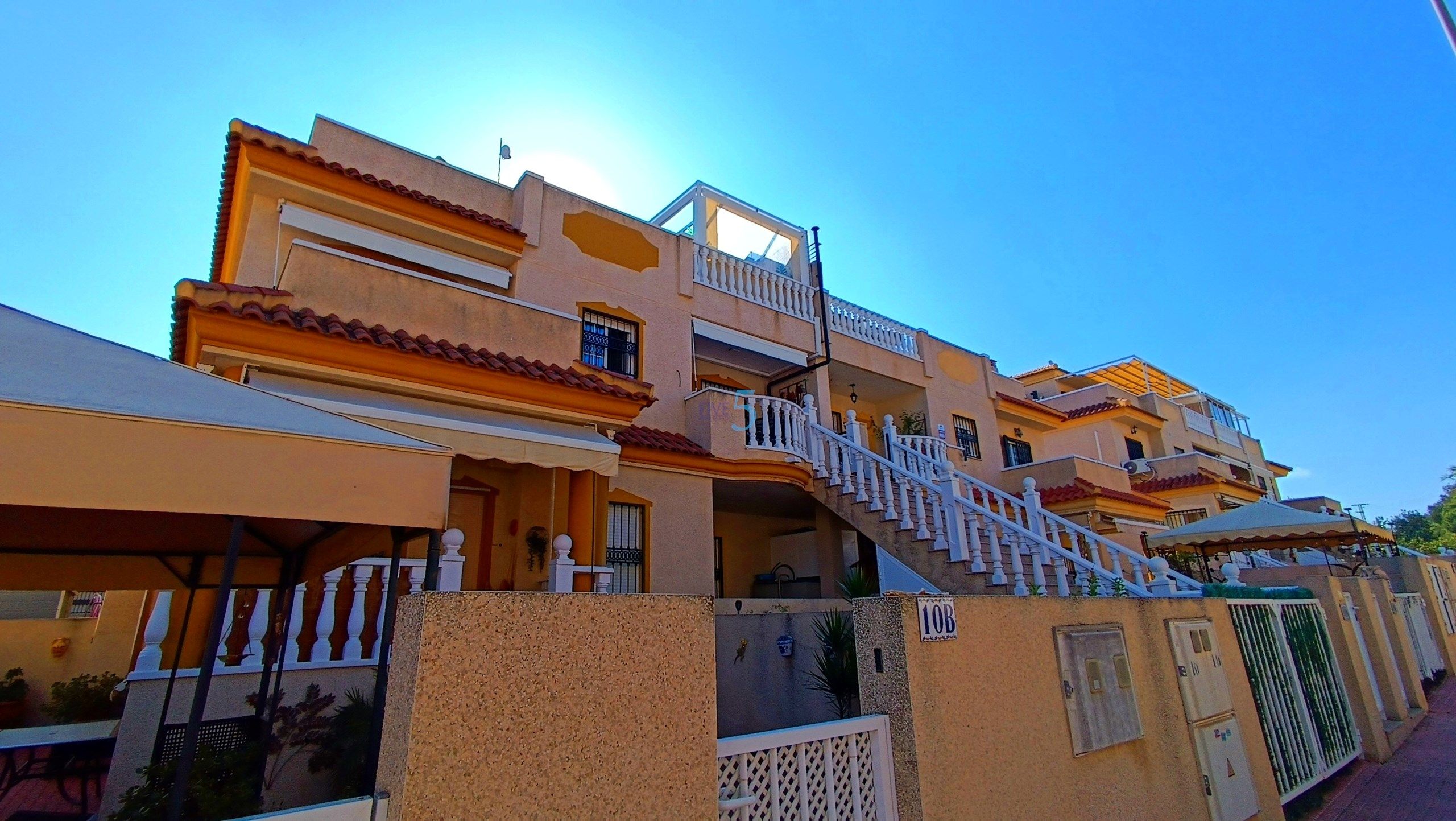 Vista exterior de Dúplex en venda en Guardamar del Segura amb Aire condicionat, Calefacció i Terrassa