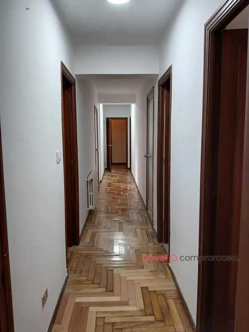 Piso en venta en Vigo  con Calefacción, Parquet y Terraza