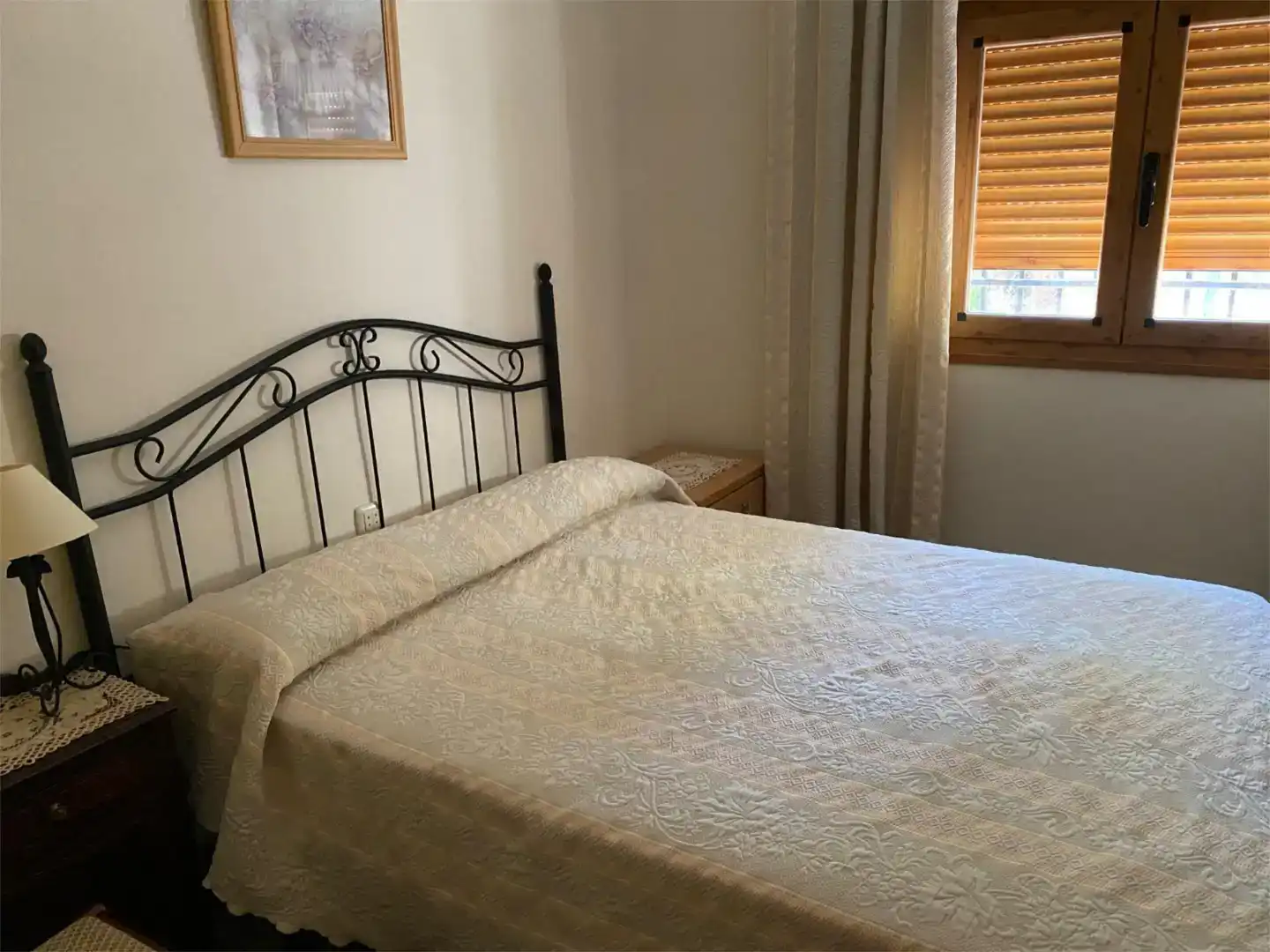 Dormitori de Casa o xalet en venda en Valencia de Alcántara amb Aire condicionat i Balcó