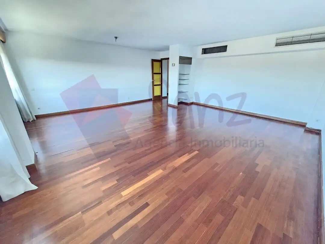 Piso de alquiler en  Logroño con Calefacción y Balcón