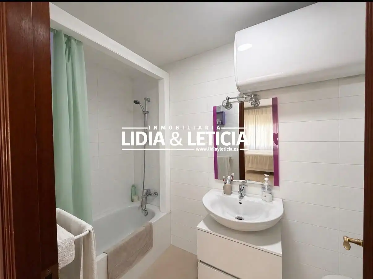 Baño de Piso en venta en Alcalá de Guadaira con Aire acondicionado