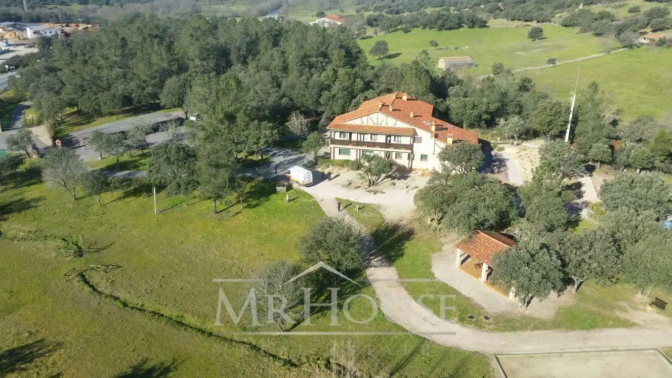 Finca rústica en venta en Casavieja con Aire acondicionado, Calefacción y Jardín privado