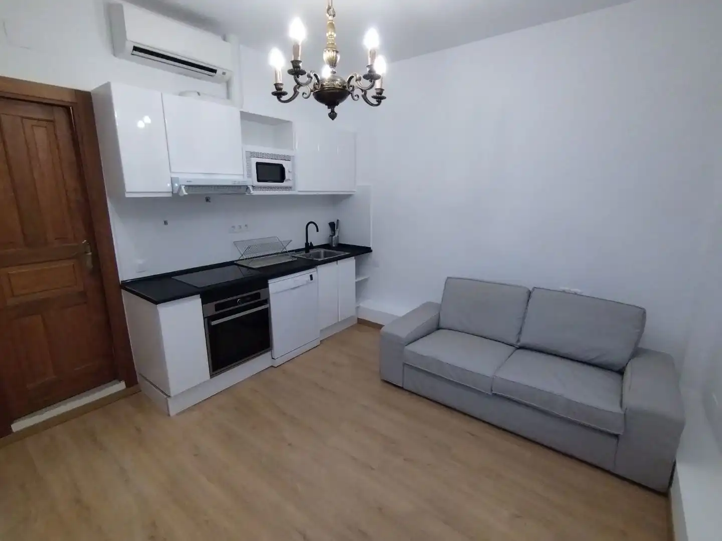 Kitchen of Flat for rent in Madrid  with Air Conditioner, Heating and Furnished
