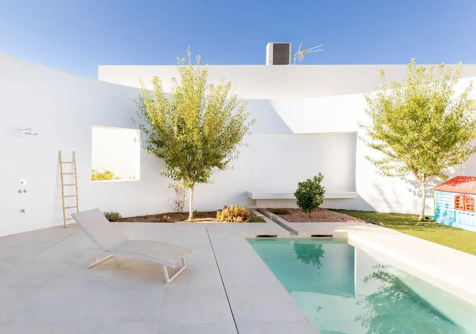Vista exterior de Casa o chalet en venta en Albolote con Aire acondicionado, Calefacción y Jardín privado
