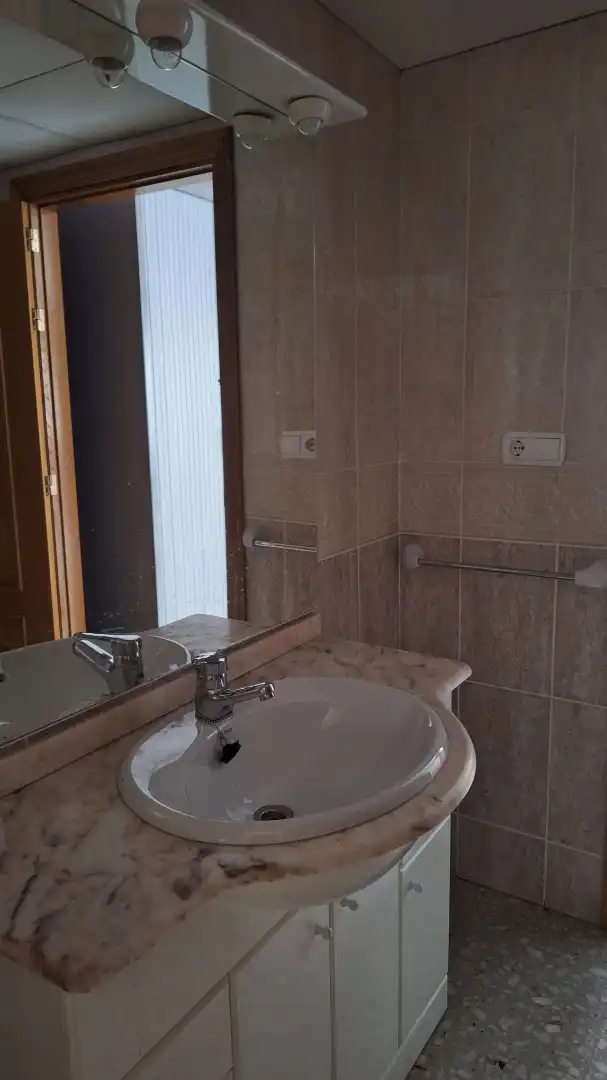 Baño de Oficina de alquiler en Oliva con Aire acondicionado y Terraza