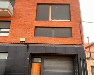 Vista exterior de Casa o xalet en venda en Calaf amb Terrassa, Traster i Balcó