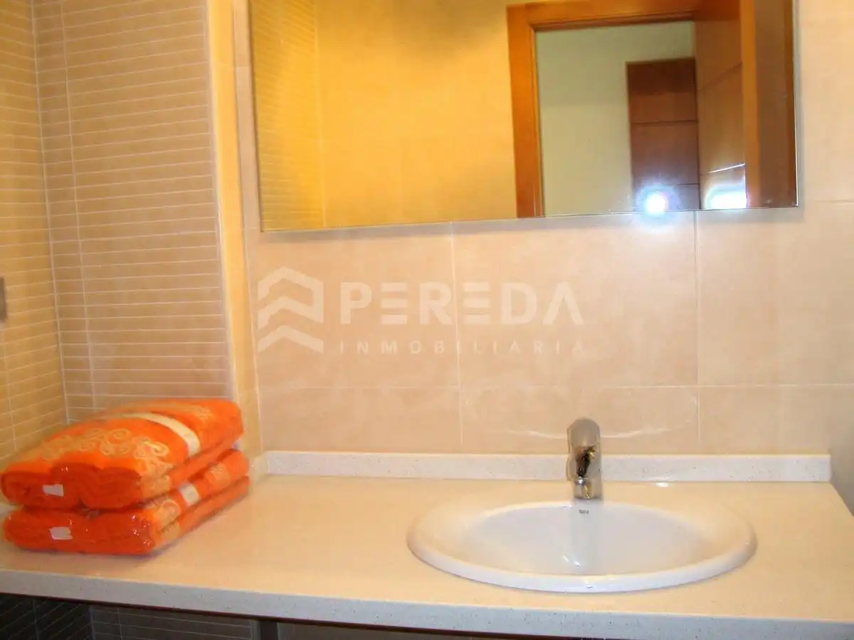 Baño de Piso en venta en Roquetas de Mar con Aire acondicionado, Jardín privado y Terraza
