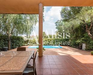 Vista exterior de Casa o xalet en venda en El Papiol amb Aire condicionat, Calefacció i Jardí privat