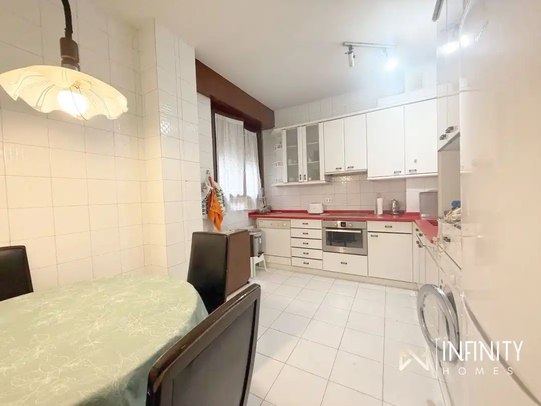 Flat for sale in Cosme Echevarrieta Kalea, Abandoibarra - Guggenheim