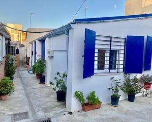 Vista exterior de Casa o xalet en venda en Sanlúcar de Barrameda amb Calefacció, Traster i Piscina