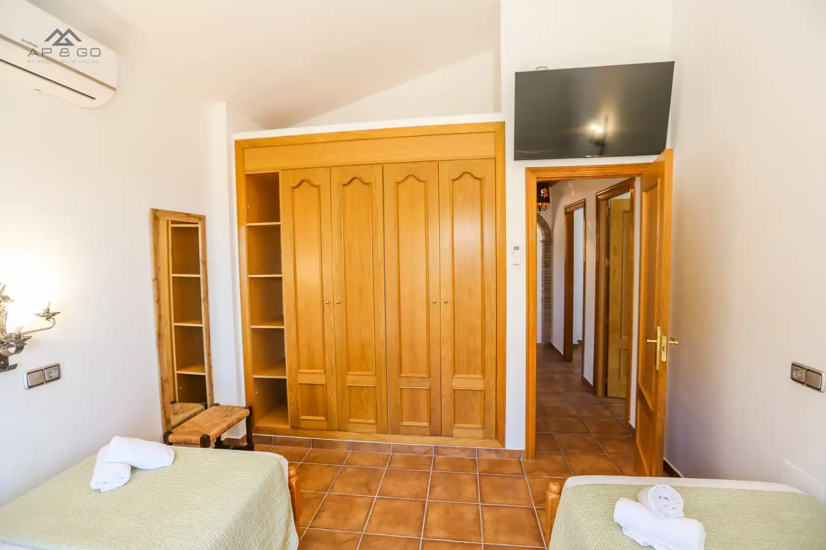 Dormitori de Finca rústica de lloguer en Almuñécar amb Aire condicionat, Calefacció i Jardí privat