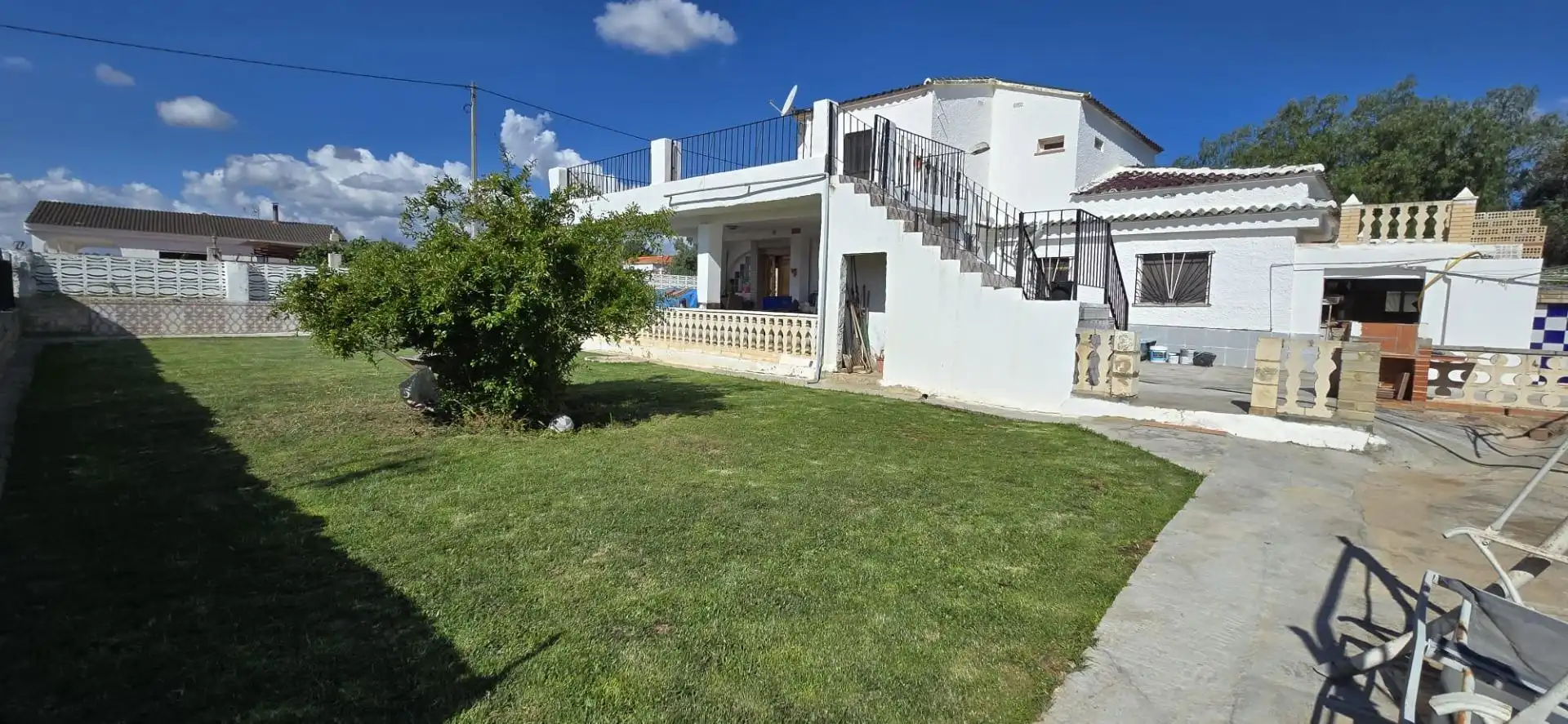 Vista exterior de Casa o chalet en venta en Llíria con Jardín privado, Terraza y Piscina comunitaria