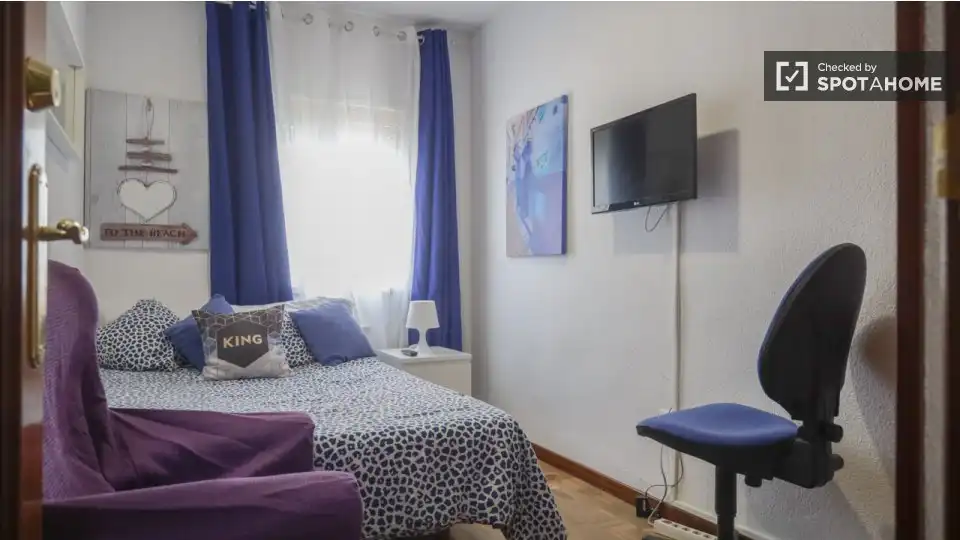 Habitación de Piso de alquiler en Alcalá de Henares con Aire acondicionado, Calefacción y Amueblado