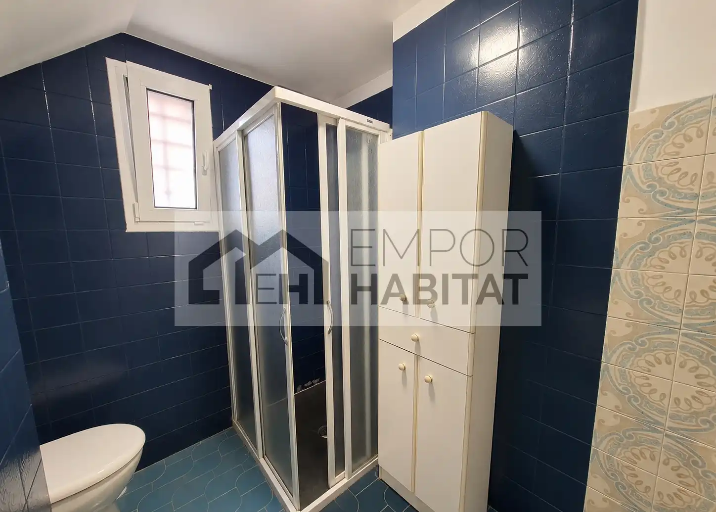 Badezimmer von Einfamilien-Reihenhaus zum Verkauf in Llançà mit Klimaanlage, Heizung und Terrasse
