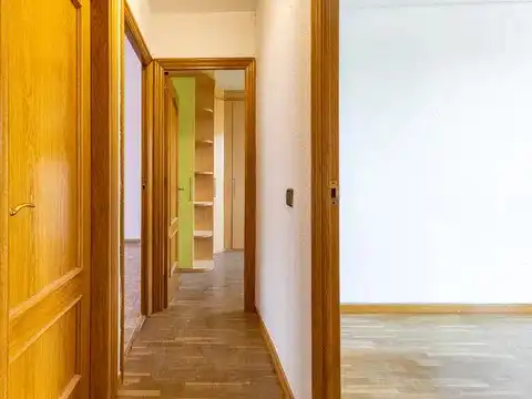 Flat with lift for sale in Carrer d'Ogassa, imagen 9