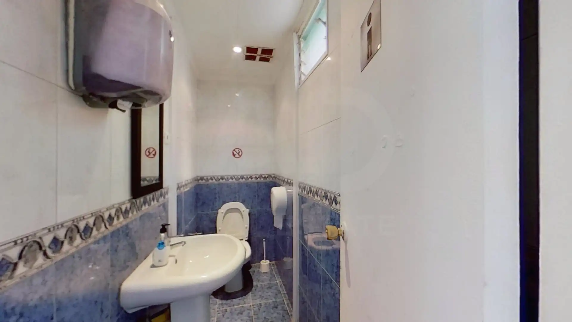 Baño de Local en venta en Tortosa