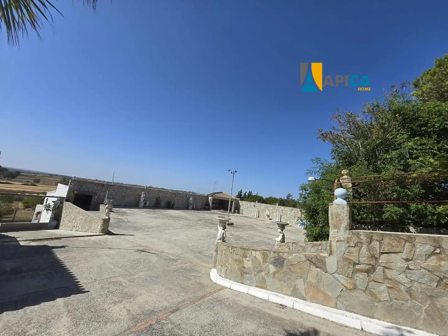 Vista exterior de Casa o chalet en venta en Chiclana de la Frontera con Piscina