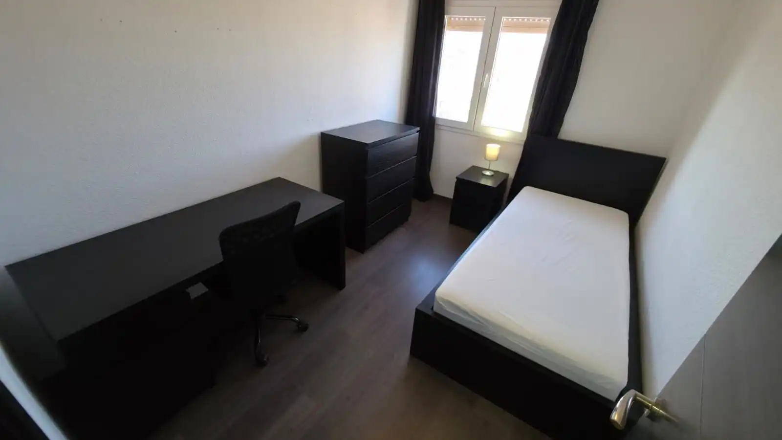 Flat for rent in de La Banqueta, Santa Bárbara - Ciudad Deportiva