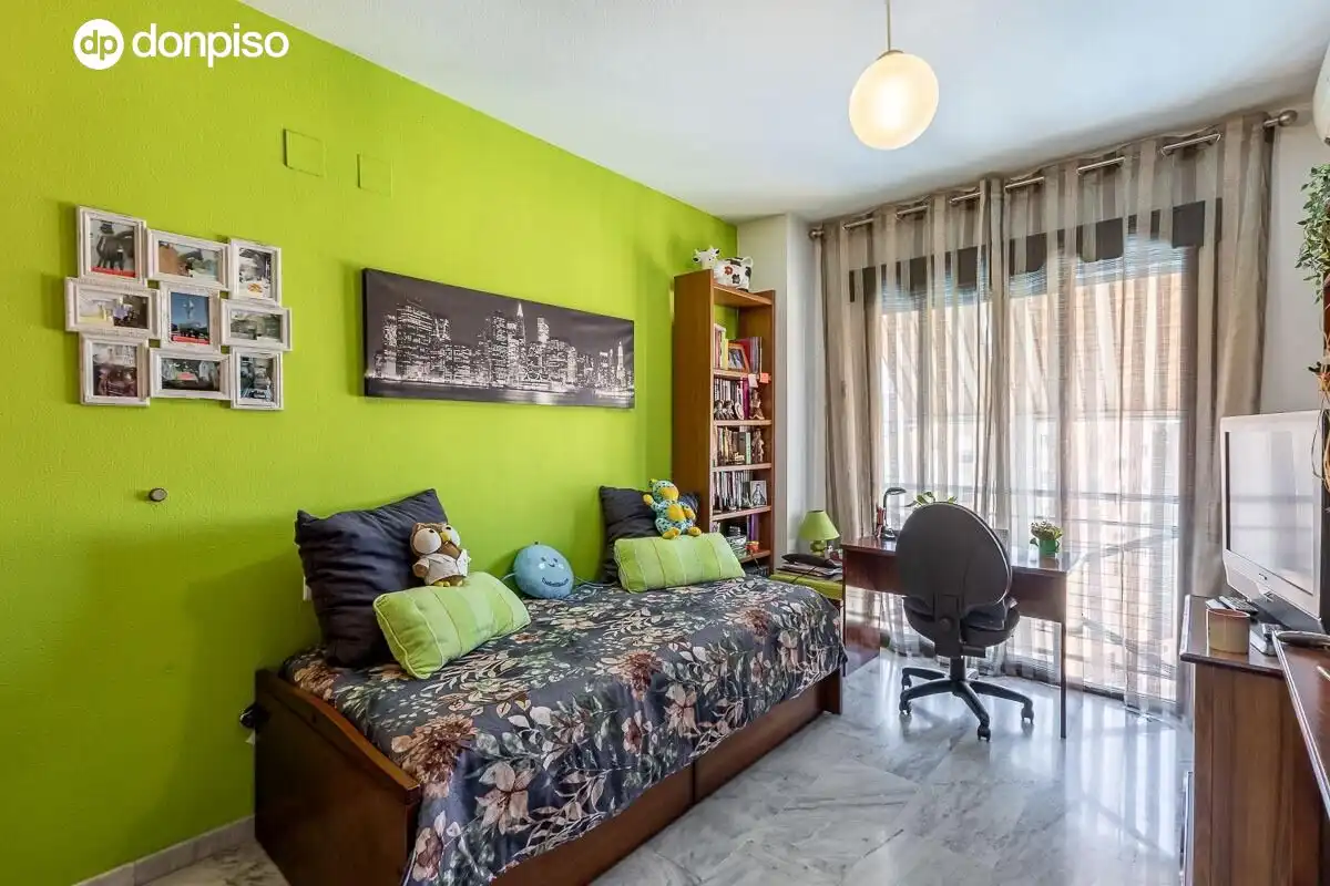 Habitación de Piso en venta en Granada con Aire acondicionado, Calefacción y Terraza