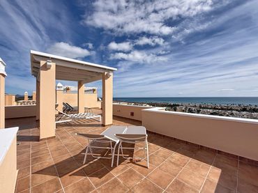 Ático con piscina en venta en Doña Julia Golf