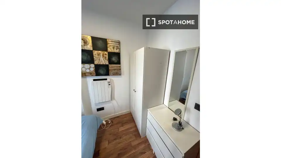 Bedroom of Flat for rent in Madrid  with Air Conditioner, Heating and Furnished