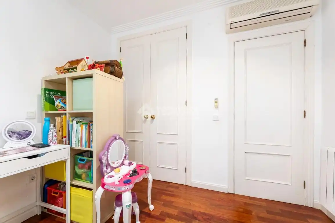 Habitación de Piso en venta en Torrelodones con Aire acondicionado