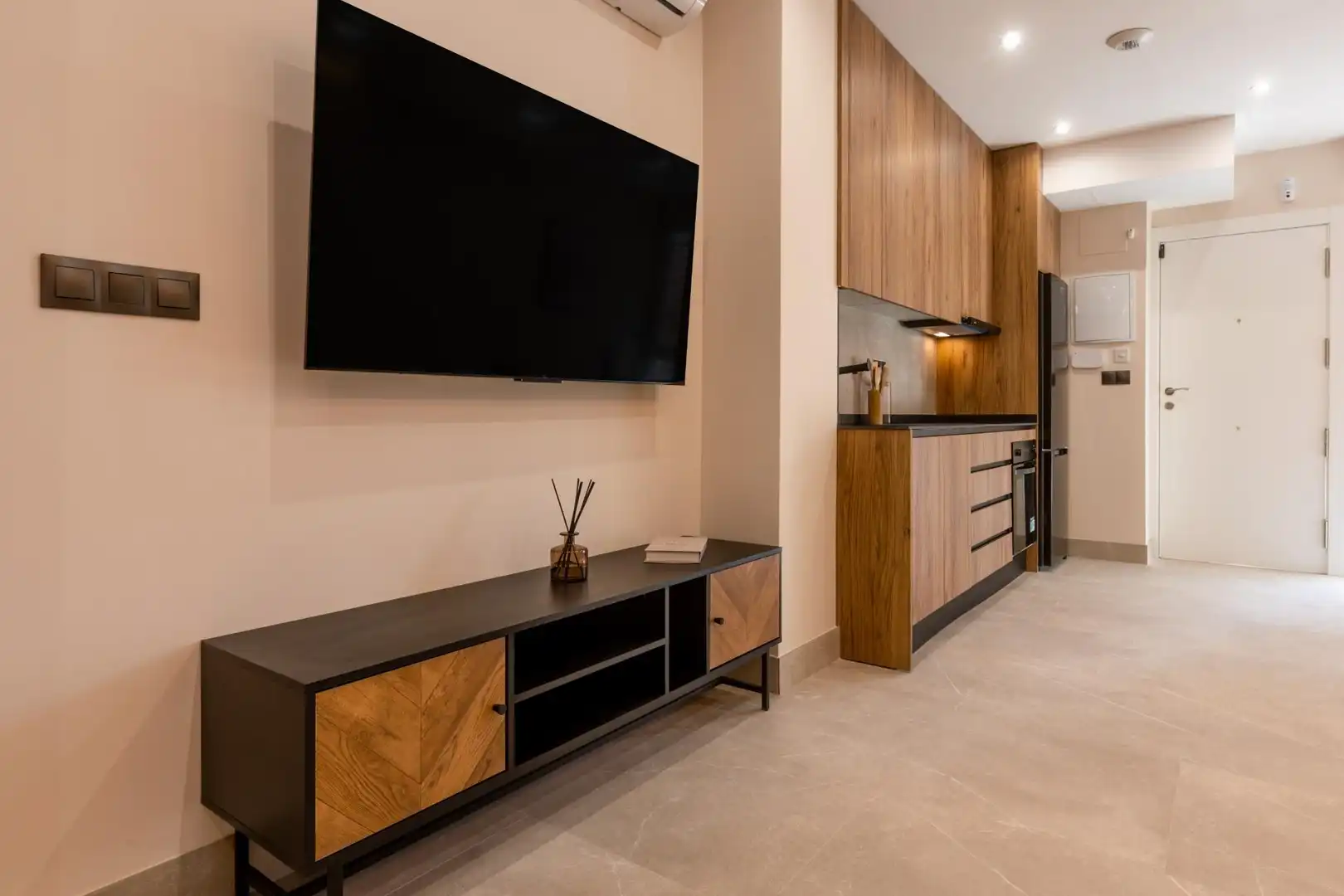 Kitchen of Study for sale in Granada  with Air Conditioner, Heating and Furnished