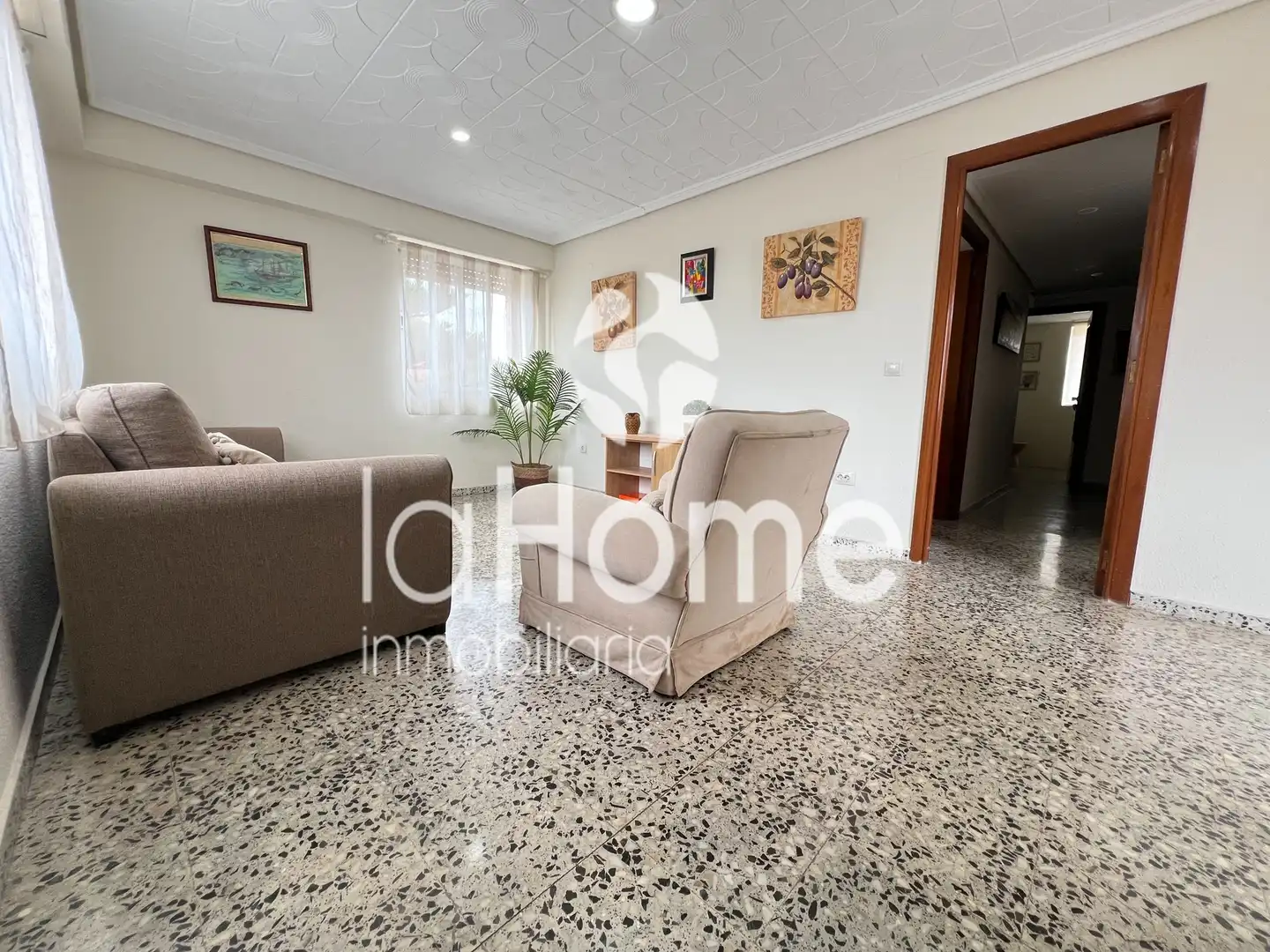 Sala d'estar de Casa o xalet en venda en Paterna amb Aire condicionat, Jardí privat i Terrassa