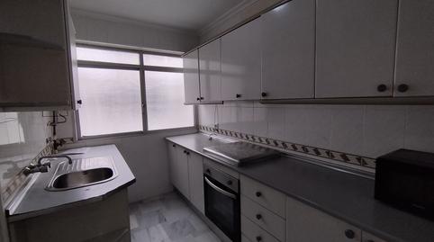 Foto 2 de Pis en venda a Calle Puerto de Piqueras, Juan XXIII - Rochelambert,  Sevilla Capital