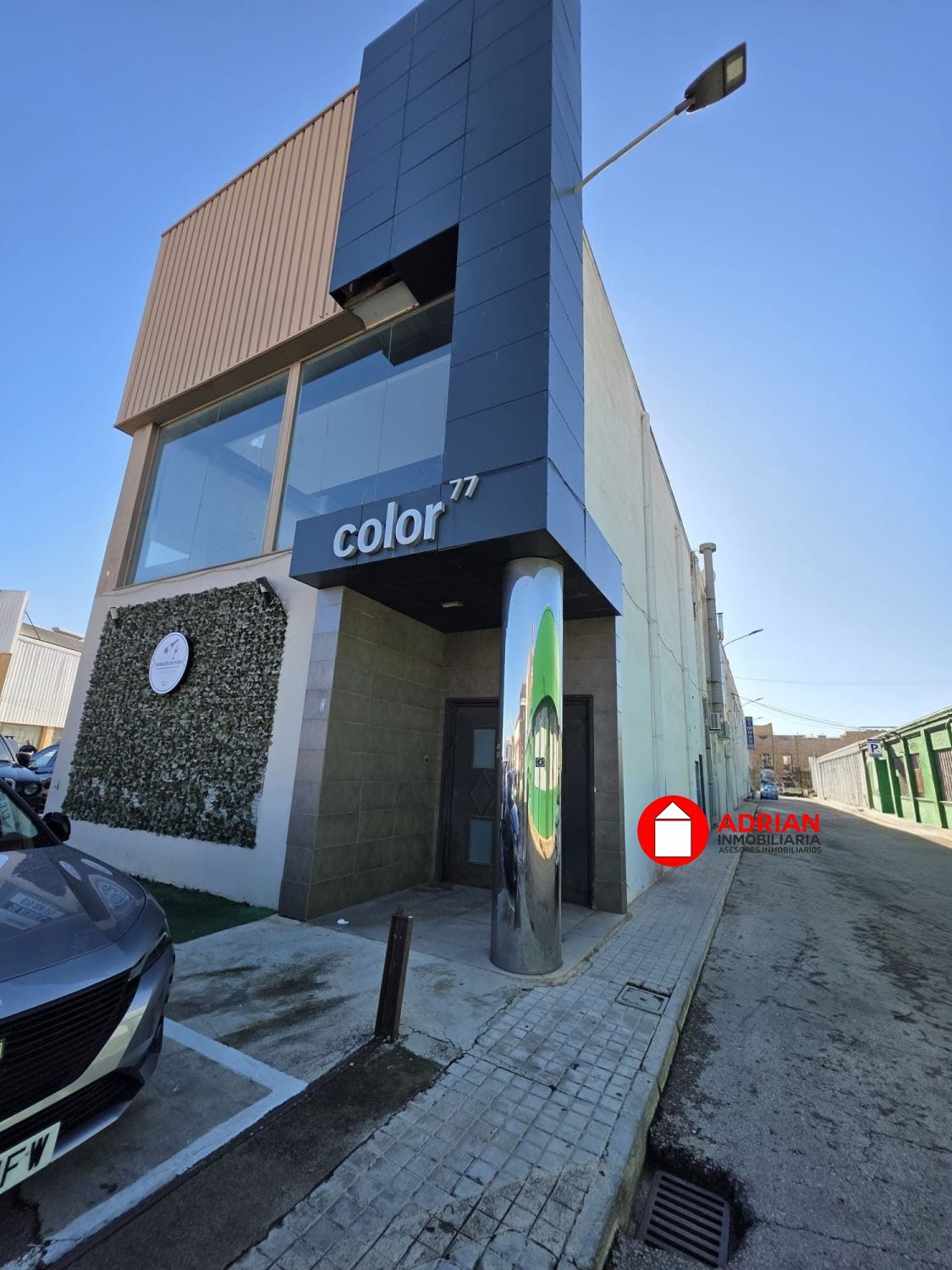 Vista exterior de Nau industrial de lloguer en La Vall d'Uixó