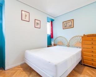 Dormitori de Apartament per a compartir en  Madrid Capital amb Calefacció, Moblat i Forn