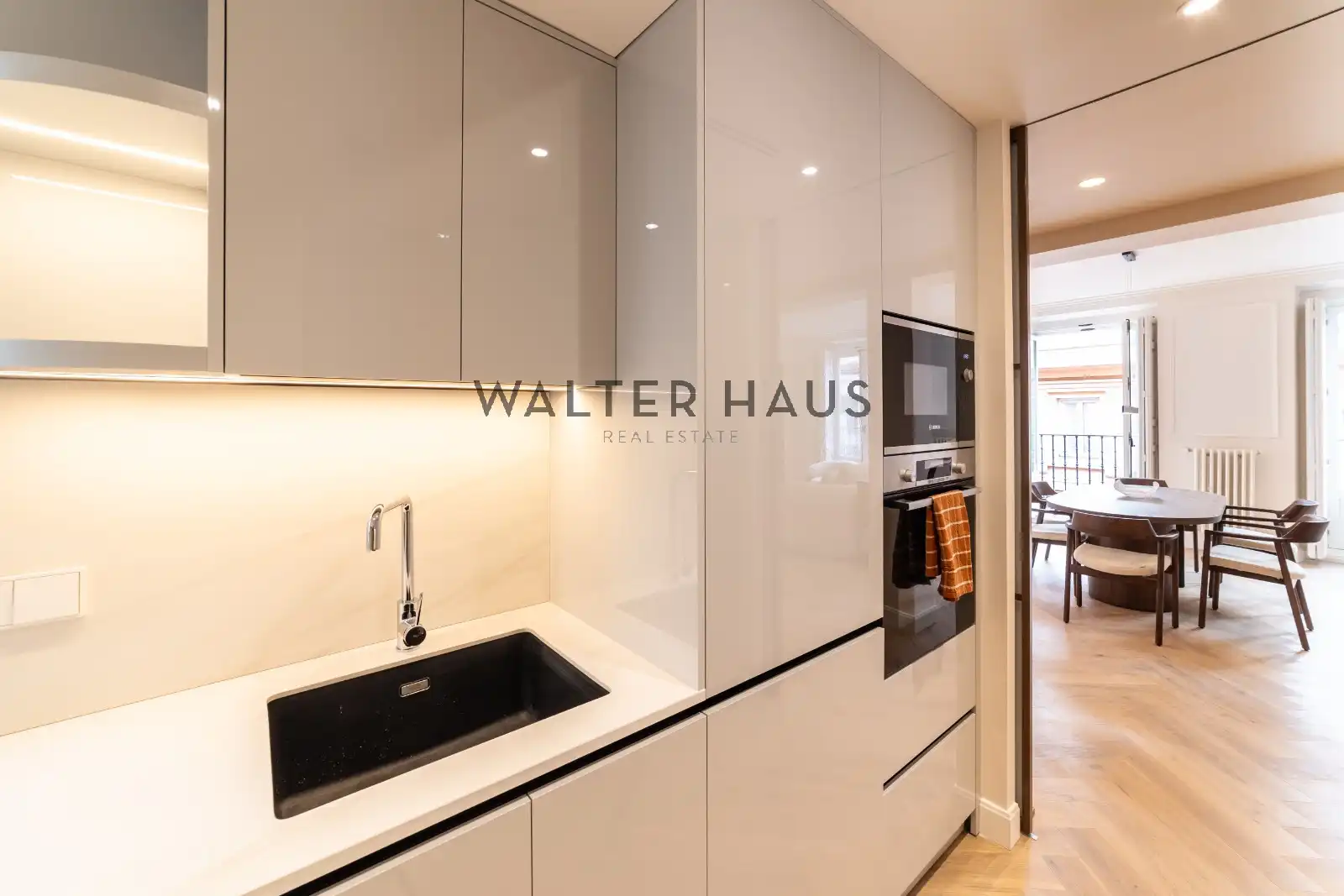 Flat for sale in Calle de Quevedo, Cortes - Huertas