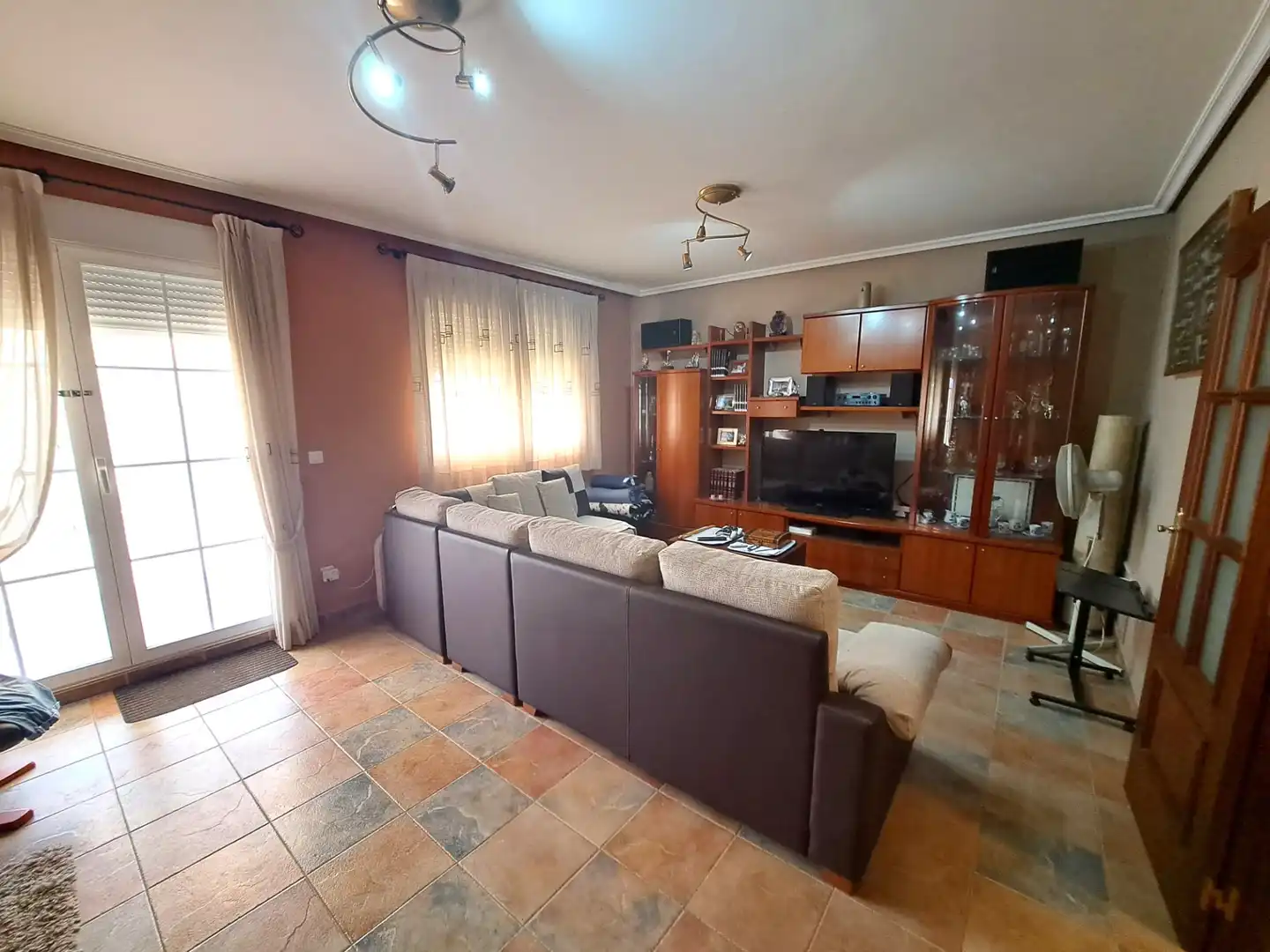 Wohnzimmer von Einfamilien-Reihenhaus zum Verkauf in Zarratón mit Heizung, Terrasse und Möbliert