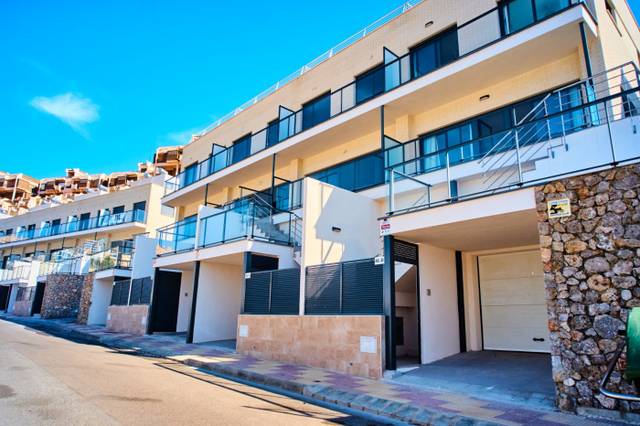 Casa adosada en Venta en El Faro