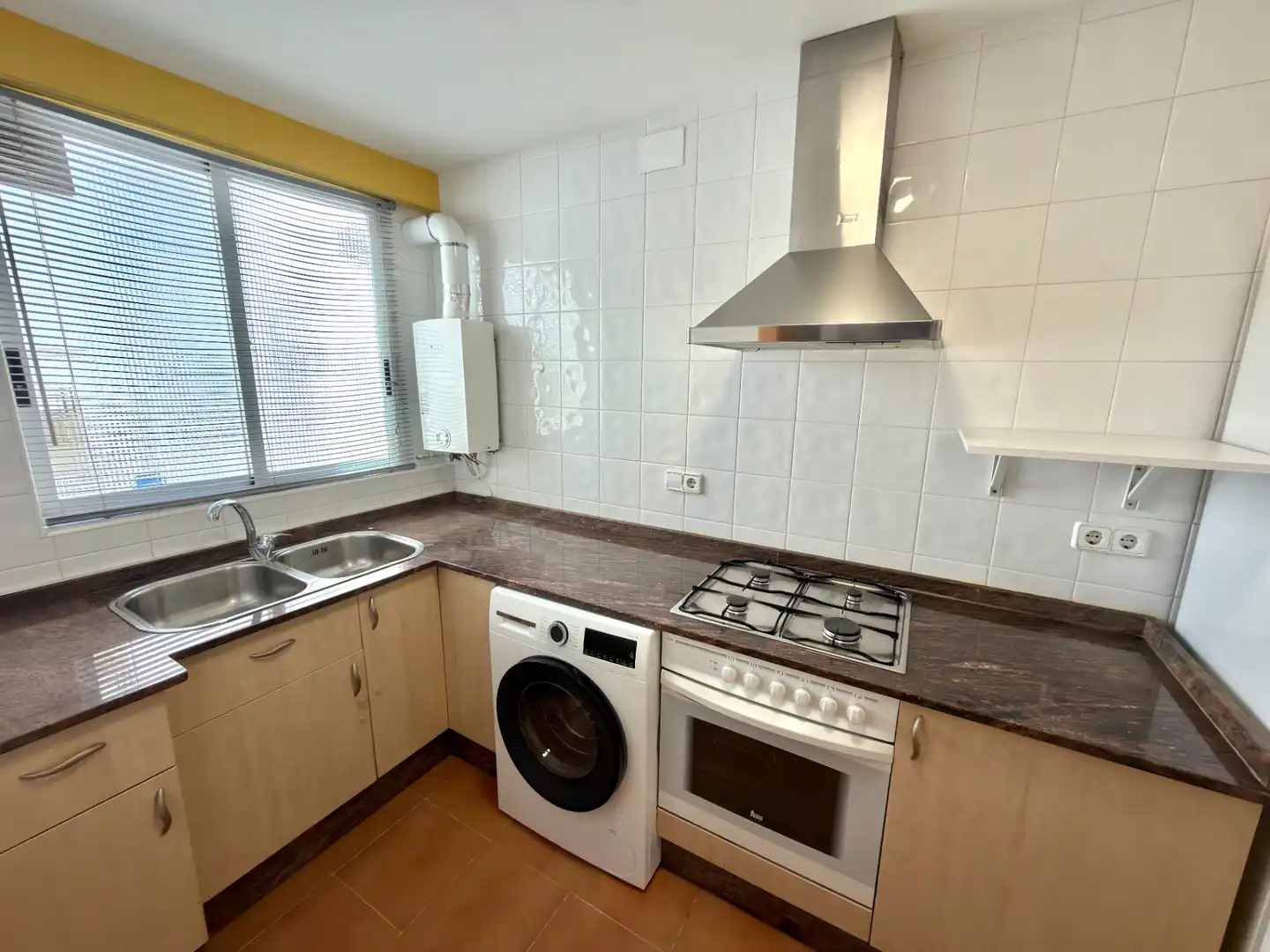 Cocina de Piso de alquiler en  Valencia Capital con Aire acondicionado, Amueblado y Balcón