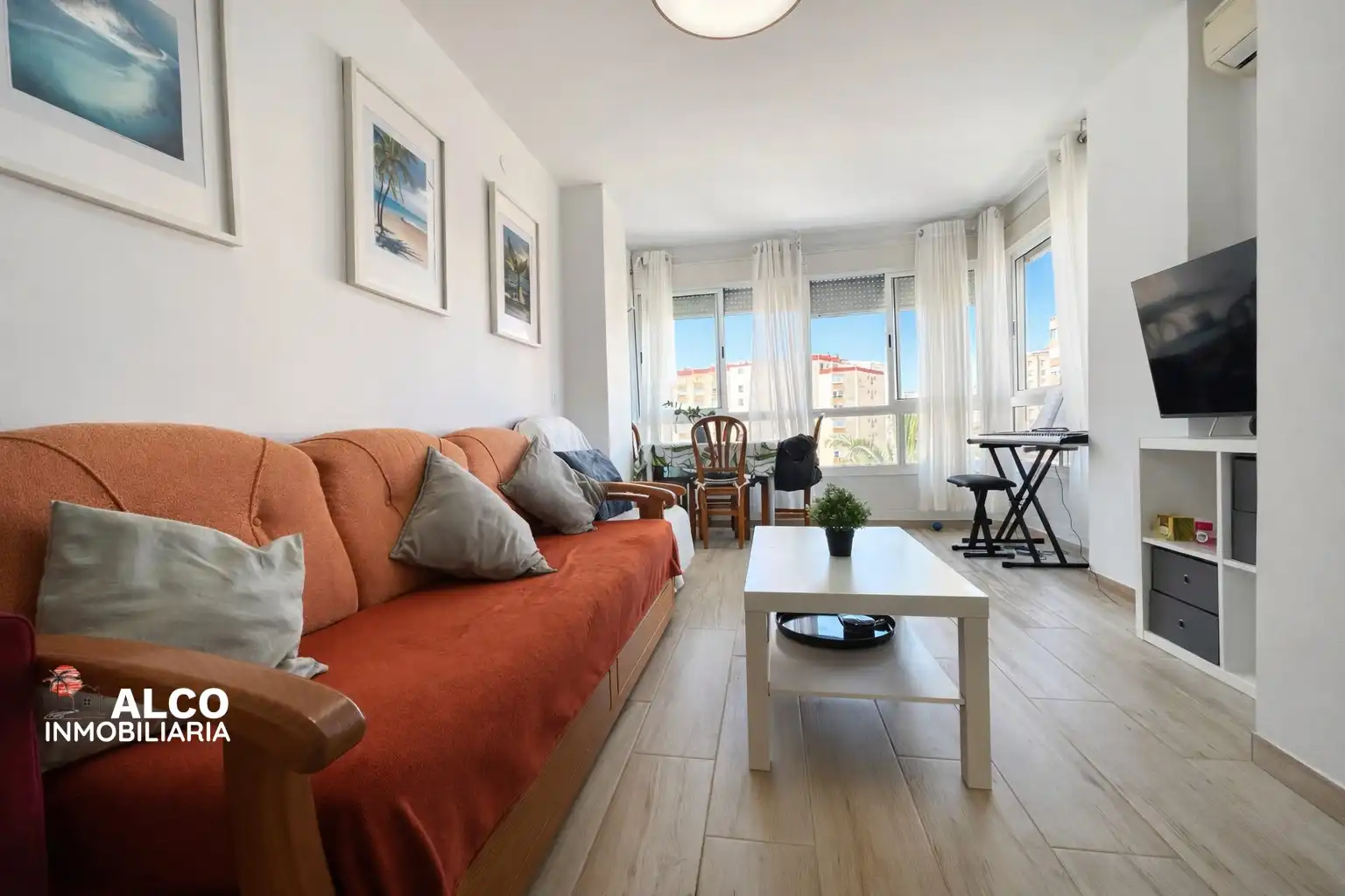 Sala de estar de Estudio en venta en Torrox con Aire acondicionado, Calefacción y Piscina