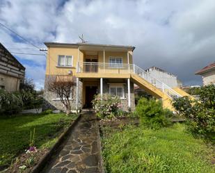 Vista exterior de Casa o xalet en venda en O Carballiño   amb Calefacció, Jardí privat i Terrassa