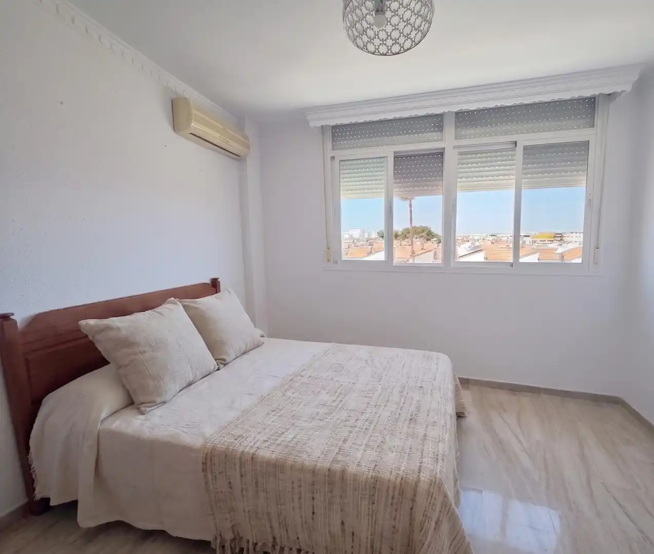 Habitación de Piso en venta en Chiclana de la Frontera con Aire acondicionado y Terraza