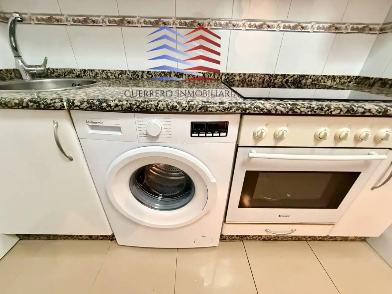 Cocina de Apartamento de alquiler en Ourense Capital  con Calefacción, Parquet y Trastero