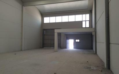 Nau industrial en venda en  Zaragoza Capital